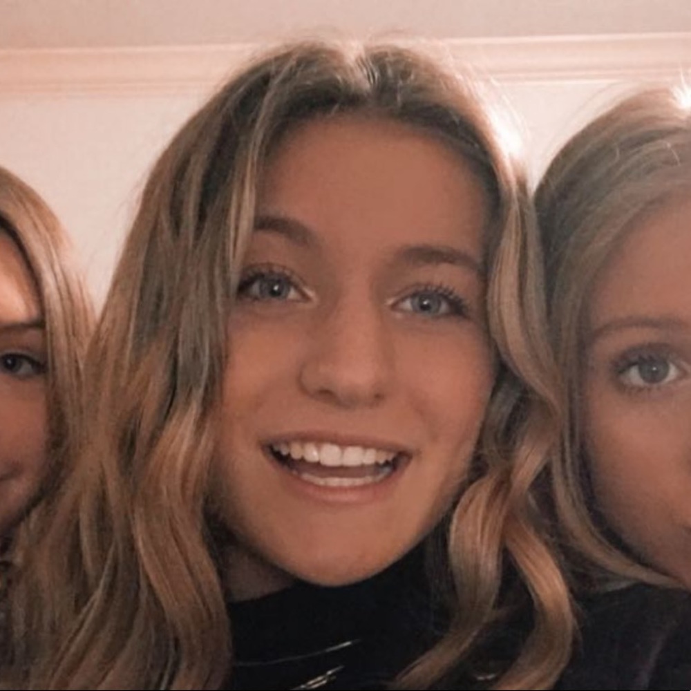 Meet your Posher, Ava